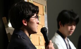 注目の同学年対決は伊藤匠七段が勝利「運がよかった」　藤井聡太は初のタイトル戦敗退