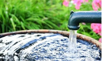 原子爆弾とPFAS 戦後80年の夏も思い出すだろう「井戸水を飲み干す母」と敗戦の重み 北原みのり