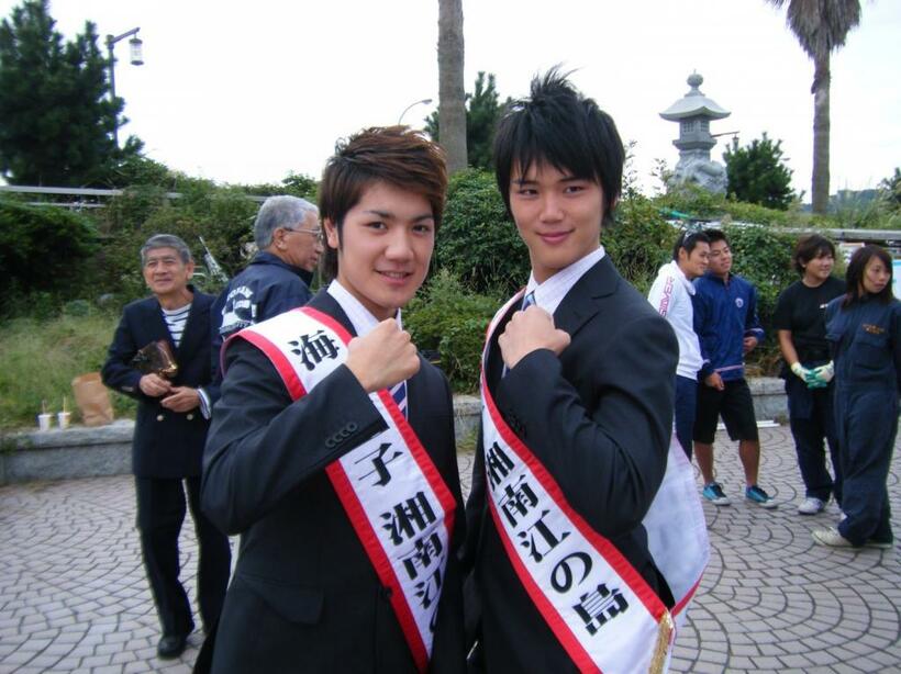 「海の王子」として活動していた小室圭さん（左）2010年10月ごろ。(C)朝日新聞社