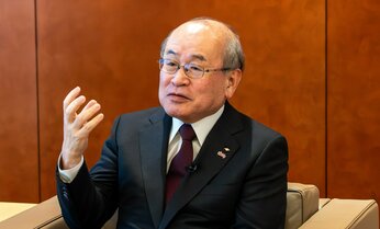 自由な校風の中学校が育てた「何事も自ら決める」 住友生命保険・橋本雅博会長