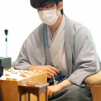 藤井聡太七段は「一人だけ小数点第2位まで見えている」 佐藤天彦九段が語る「強さの秘密」