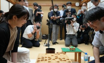 初の女性棋士誕生? 西山朋佳女流三冠が棋士編入試験の受験資格を取得