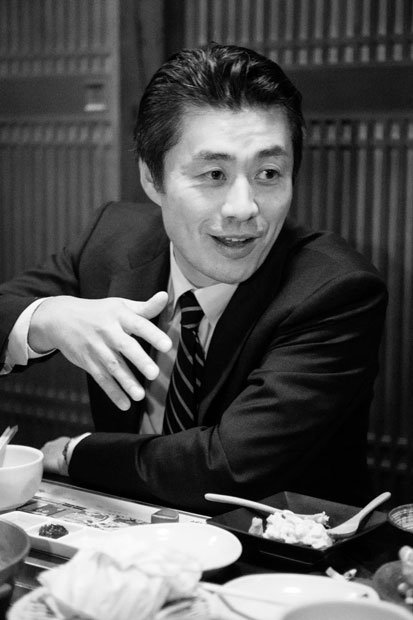 細野豪志(ほその・ごうし)1971年、京都府生まれ。京大法学部卒。三和総研を経て00年、28歳で衆院選に初当選。菅内閣で首相補佐官、原発事故担当、野田内閣では環境相や党幹事長などを歴任。5期目(撮影/写真部・馬場岳人)