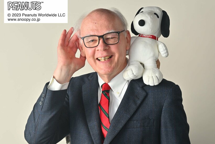 ジェームス・バーダマン先生　（c）2023 Peanuts Worldwide LLC　www.snoopy.co.jp