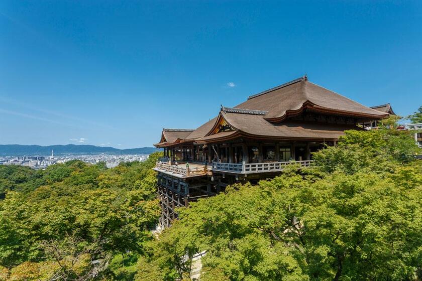 「平成の大改修」が完了した清水寺の本堂（写真：「健康さんぽ　京都」）