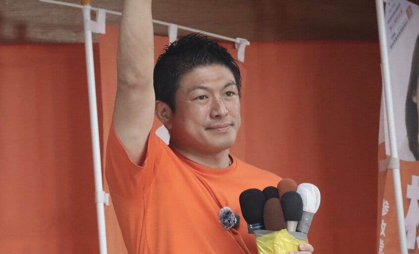 応援演説をする参政党の神谷代表