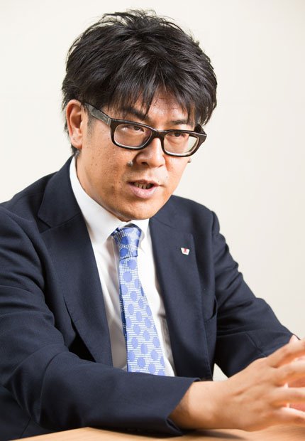 【早稲田アカデミー 高校受験部長】酒井和寿さん(47)/1970年生まれ。栃木県出身。上席専門職。高校受験課長を経て現職。西日暮里校で開成高校クラスを担当する(撮影/写真部・大野洋介)