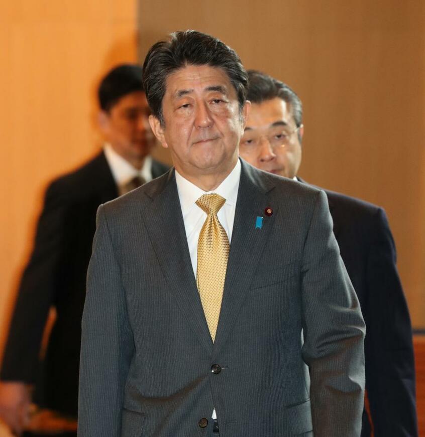 安倍政権の「働き方改革」は人気取り政策だった? (c)朝日新聞社