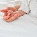 〈あのときの話題を「再生」〉キャリアのために「早く産む」という選択 晩産化傾向ストップした日本社会の変化とは