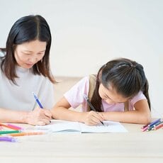 子育て中の親がはまりやすい「7つの沼」とは　『戦略的ほったらかし教育』著者が語る、不安やイライラを生む「思い込み」に気づく方法