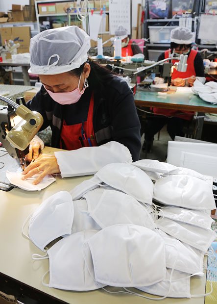 マスクを製造する中国の国内メーカー　（c）朝日新聞社　＠＠写禁