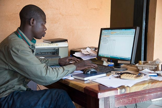 文書作成の代行を営む男性の事務所　バマコ・マリ　2014年／Bamako,Mali 2014