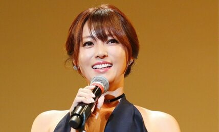 「初恋DOGs」出演の「深田恭子」に“元気そうでよかった”と安堵の声　メンタル不調からの“完全復活”も間近か