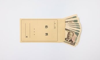 大卒初任給5%増の23.9万円、高卒19.8万円でいずれも過去最高 「引き上げた」企業72% 激しい人材獲得競争が背景