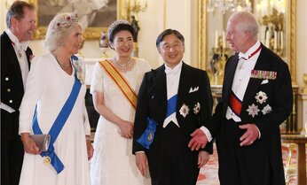 バッキンガム宮殿で天皇、皇后両陛下と国王夫妻に……女性“寿司シェフ”が経験した非現実な一夜とは