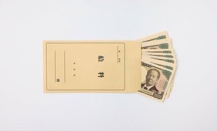 大卒初任給5％増の23.9万円、高卒19.8万円でいずれも過去最高　「引き上げた」企業72％　激しい人材獲得競争が背景