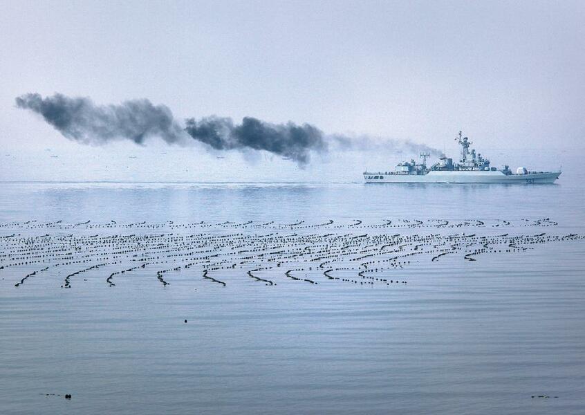 日露戦争激戦地の旅順。黄金山沖の海域(大連市)