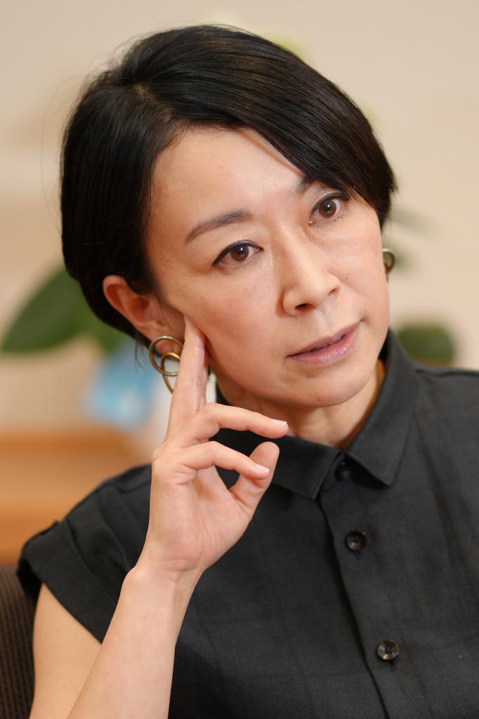 菅野志桜里（かんのしおり）／　東京都出身。地検検事を経て、2009年に衆院議員に初当選。民進党政調会長、国民民主党憲法調査会長などを歴任（議員時代の活動名は山尾志桜里）。21年からは弁護士として活動。消費者庁の「霊感商法等の悪質商法への対策検討会」で委員を務めた。