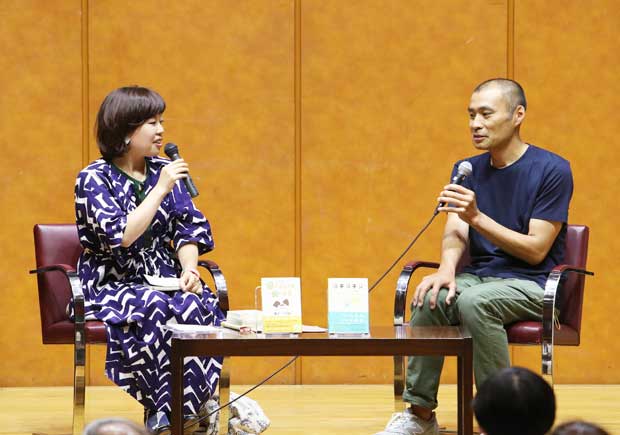 絵本作家・イラストレーター　ヨシタケシンスケさん（４４）：１９７３年、神奈川県生まれ。筑波大学大学院芸術研究科総合造形コース修了。２男の父。『りんごかもしれない』（ブロンズ新社）など著書多数／作家・エッセイスト　山崎ナオコーラさん（３８）：１９７８年、福岡県生まれ。『人のセックスを笑うな』（河出文庫）でデビュー後、主に純文学の場で小説を書いてきた。１歳児の育児中（撮影／写真部・片山菜緒子）