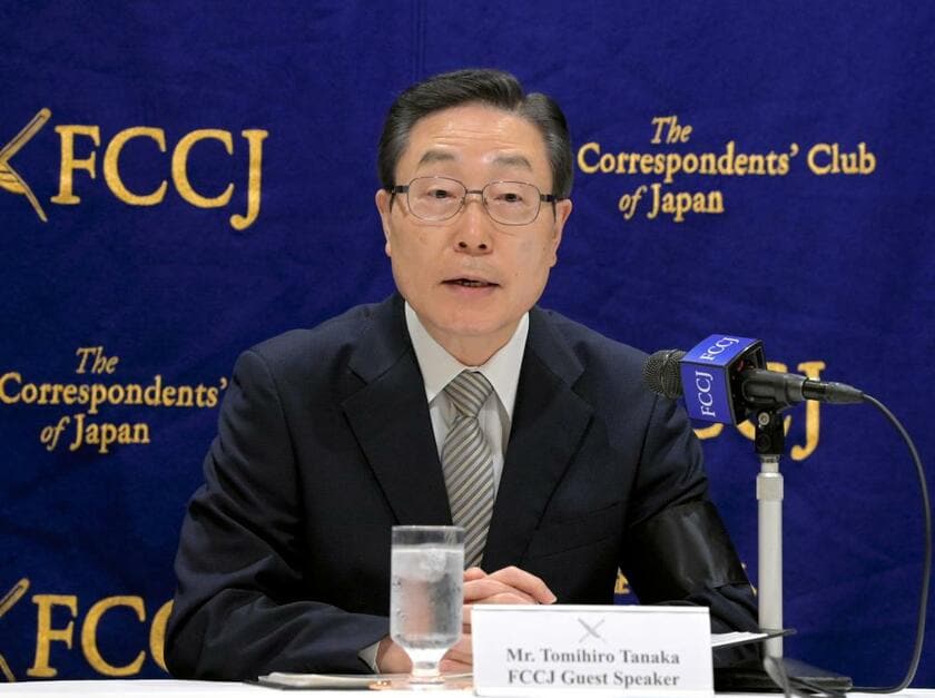 １０日、会見する世界平和統一家庭連合の田中富広・日本教会会長