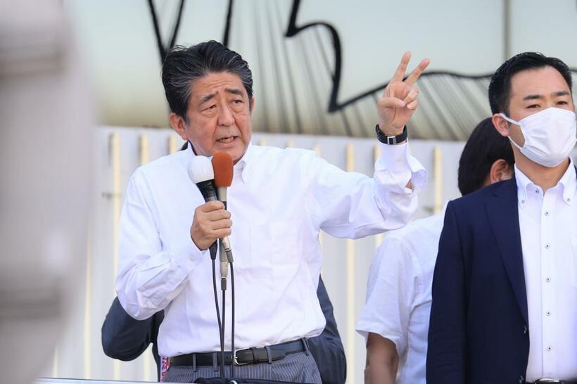 応援演説をする安倍晋三元首相＝2022年7月1日