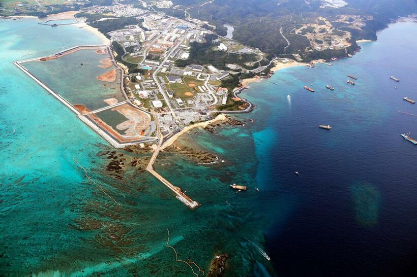 埋め立てられる名護市辺野古の海域　（ｃ）朝日新聞社