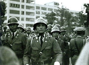 1960年6月15日、授業で安保闘争を撮影。この日は、警官隊との衝突で東大生・樺美智子さんが圧死した歴史的な日となった。北見さんの仲間も何人か警察に逮捕されたという