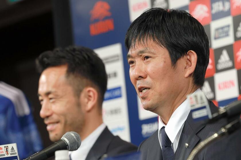 サッカー日本代表の帰国会見