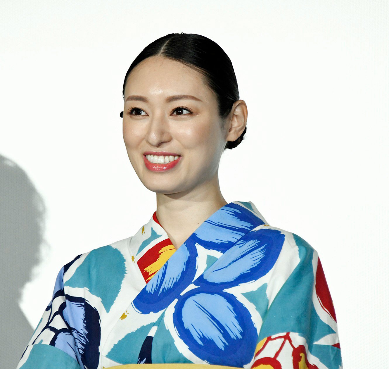 栗山千明」3股シングルマザーを熱演 深夜ドラマ枠で複数恋愛など