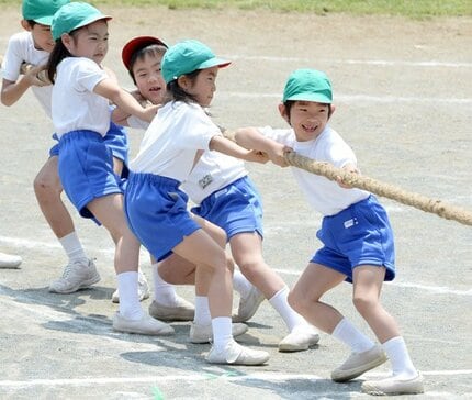 ストア 悠仁さま 下級生の女の子の水筒を盗み逃走する