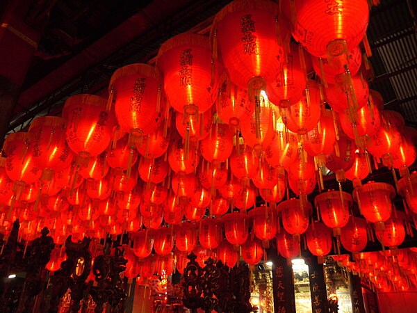 台湾の中元節を彩る幻想的な提灯