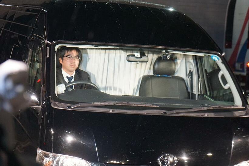 新井被告を乗せた車（C）上田耕司