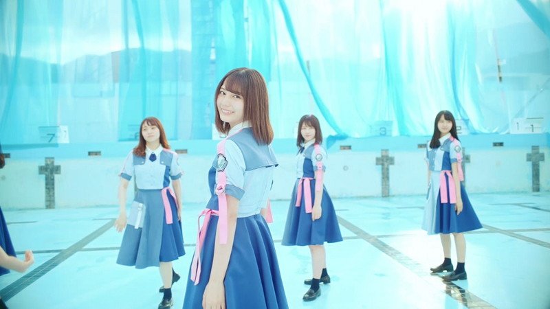 日向坂46、夏っぽさ満載の新曲「ドレミソラシド」MV公開