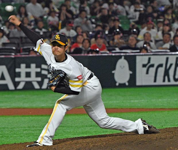 勝利の船出、ソフトバンクの新人・甲斐野　（ｃ）朝日新聞社