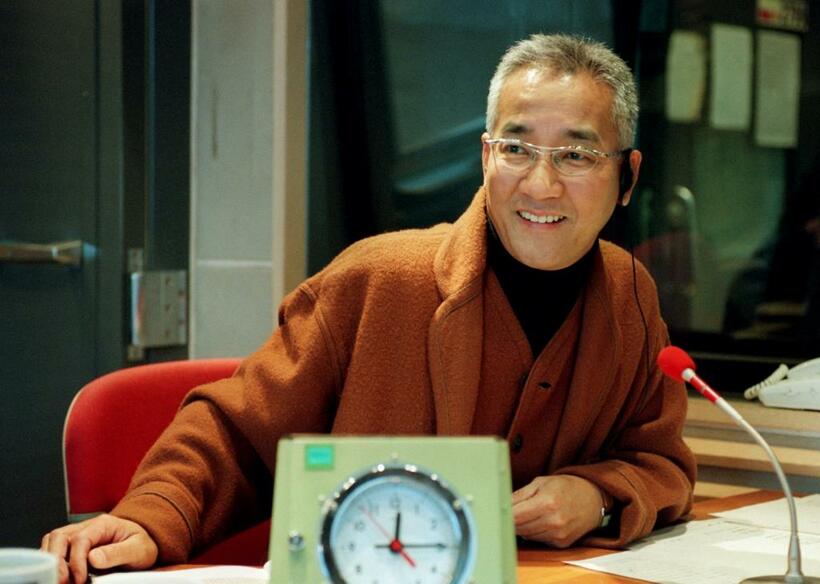 流暢な語り口でテレビ番組の司会者などとして活躍した