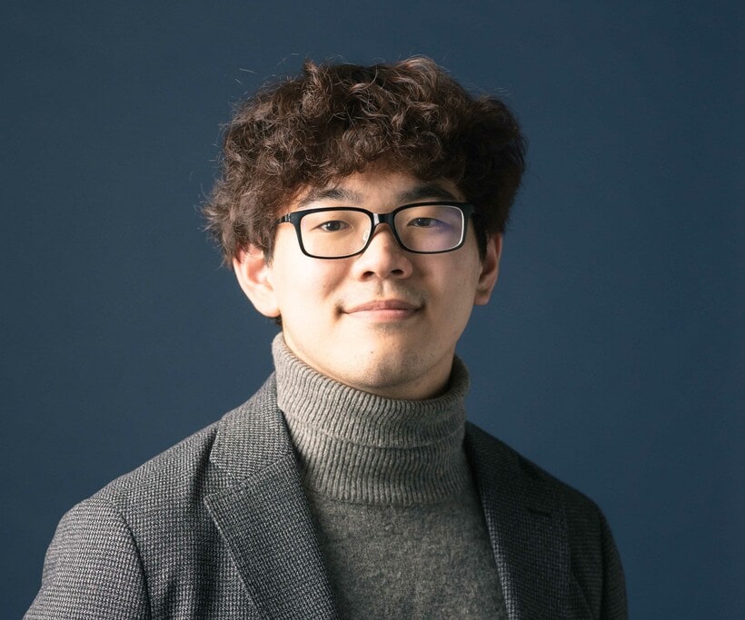 第172回芥川賞を受賞した、鈴木結生さん（撮影／すべて上田泰世・朝日新聞出版写真映像部）