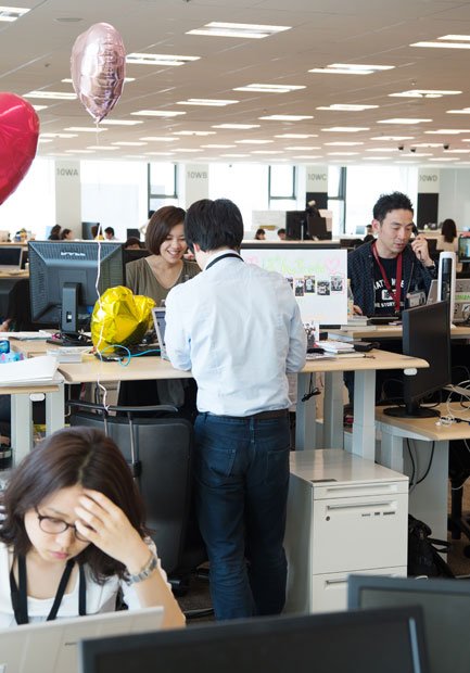 かつては、悪いことをして先生に「立ってなさい！」と言われるのは、お約束の“罰”だった。だが、いまやそれは“ご褒美”かもしれない──（撮影／写真部・堀内慶太郎）