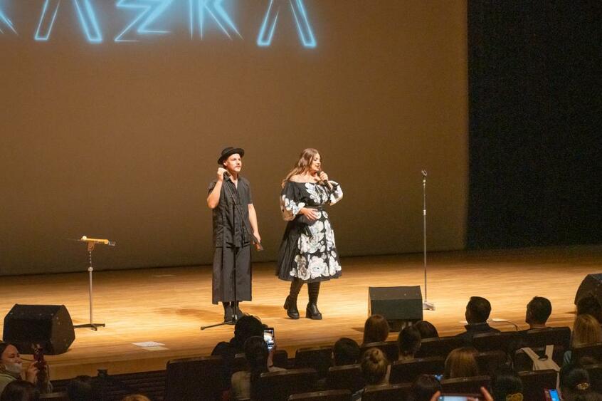 ウクライナの人気ミュージシャンKAZKA(写真=全心連ウクライナ「心のケア」交流センター提供)