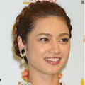 〈上田と女が吠える夜きょう出演〉大谷妻「真美子さん」のロールモデルに? 夫・長友を支える「平愛梨」の“メンタルモンスター妻”っぷり