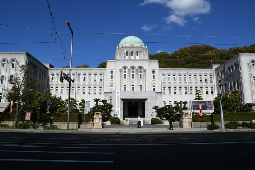 3月24日夜に30人が参加した送別会を実施した愛媛県庁（C)朝日新聞社