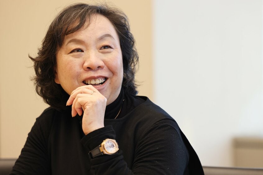 波津琳子さんの優しくも的確なアドバイスに、選考委員たちも納得の表情(写真すべて:東川哲也/朝日新聞出版写真映像部)