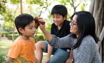 「あせも」はなぜ子どもにできやすい? 3つの理由と予防法を医師が解説 思春期の汗は制服で気になりだす