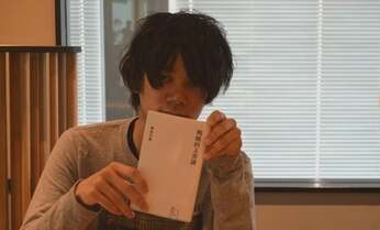 良い歌詞を書くためには、たくさん本を読まなければならないと思った ―――アノヒトの読書遍歴:平井拓郎さん(前編)