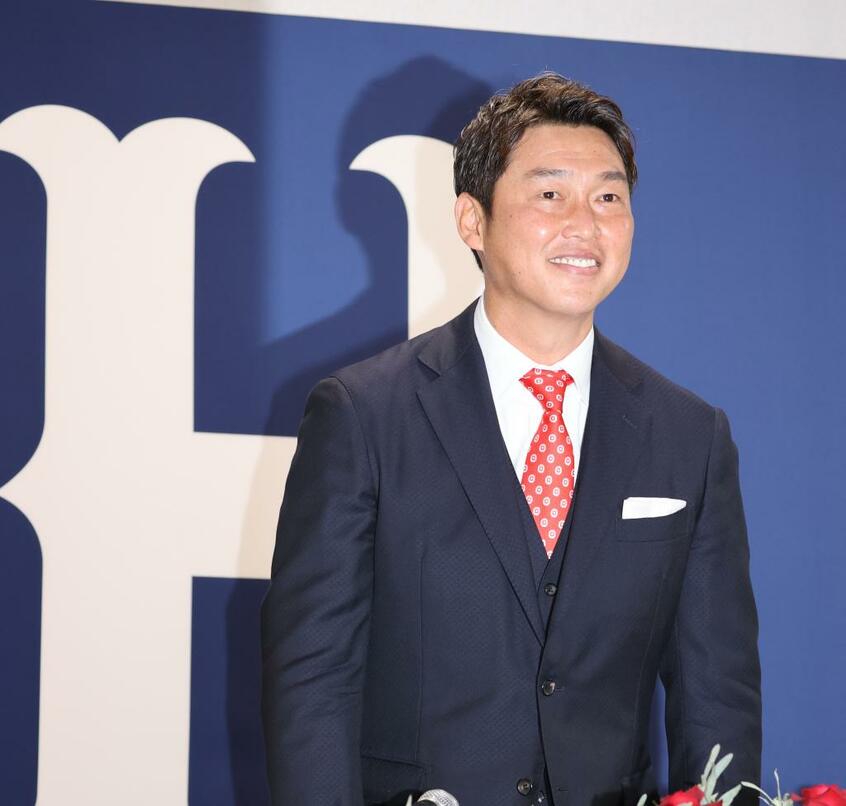 来季からチームを指揮する広島・新井貴浩監督