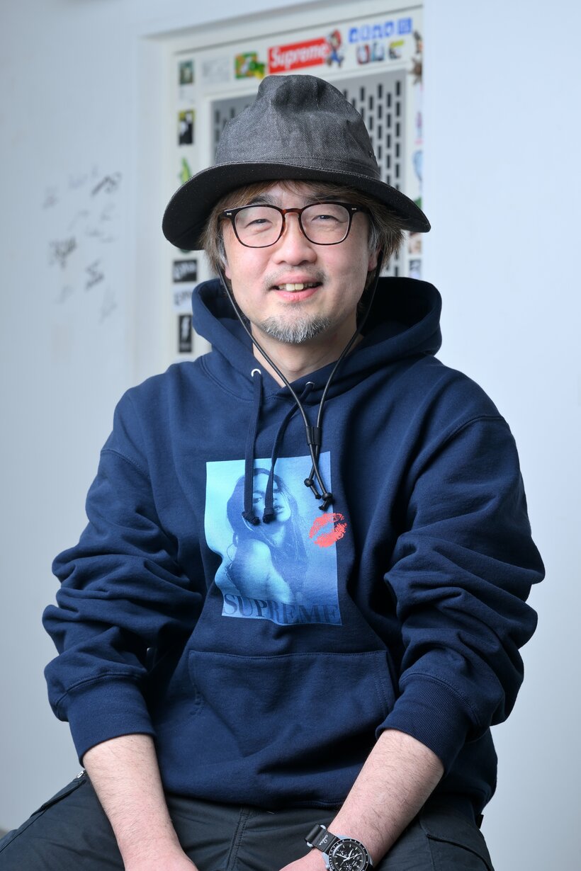 ギャラリーディレクター：山本一洋さん／1974年生まれ。ギャラリーディレクターとして2023年に「27　GALLERY　TOKYO」をオープン。ソフビをアートの領域に引き上げることを目的に「SOFVI　is　ART　！？」展を定期開催（写真：篠塚ようこ）