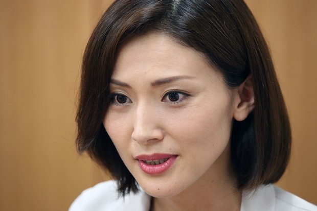 女の一騎打ちに敗れた自民党の金子恵美氏（ｃ）朝日新聞社