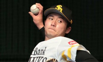 “ドラ1”甲斐野を人的補償で移籍させて良かったのか? SBの「上位指名」に感じる“球団の迷走”