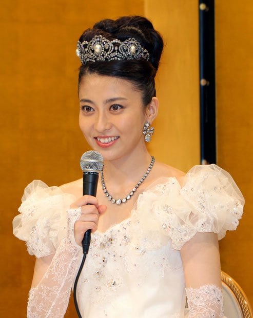 結婚披露宴後の麻央　（ｃ）朝日新聞社