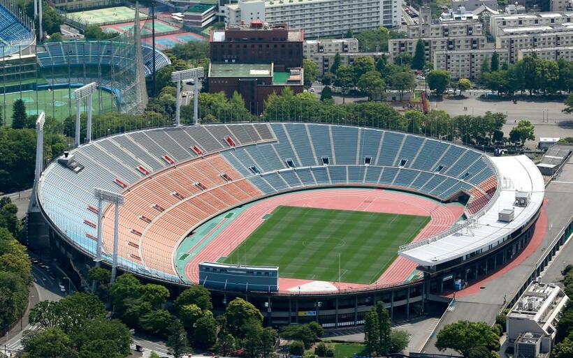 かつて全国高等学校サッカー選手権大会の準決勝、決勝が行われていた旧国立競技場　（ｃ）朝日新聞社