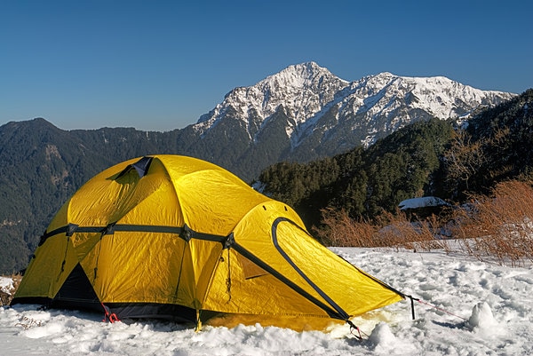 冬のキャンプで大自然をひとり占め
